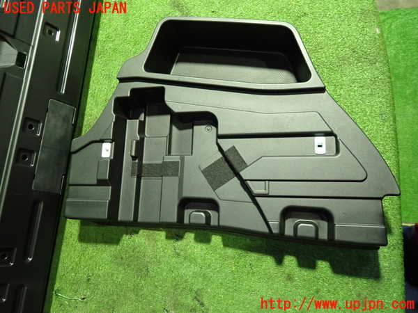 5UPJ-22367773]レヴォーグ(VN5)ラゲッジトレイ3 中古_m0003.jpg