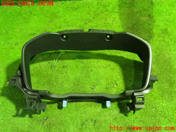 5UPJ-22367510]レヴォーグ(VN5)メーターフード 中古_m0001.jpg