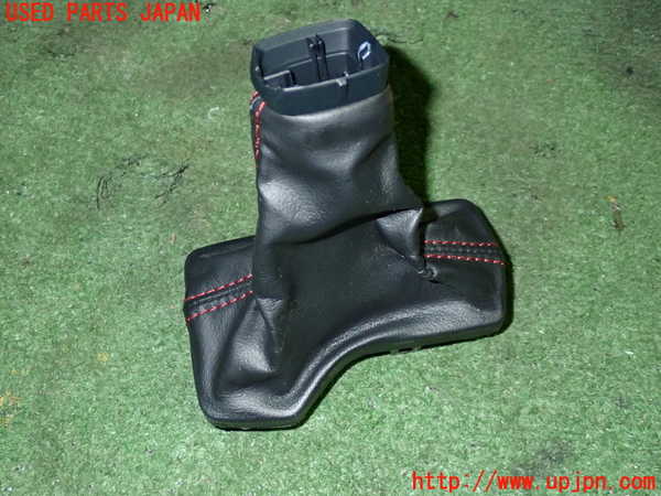 5UPJ-22367575]レヴォーグ(VN5)シフトブーツ 中古_m0002.jpg