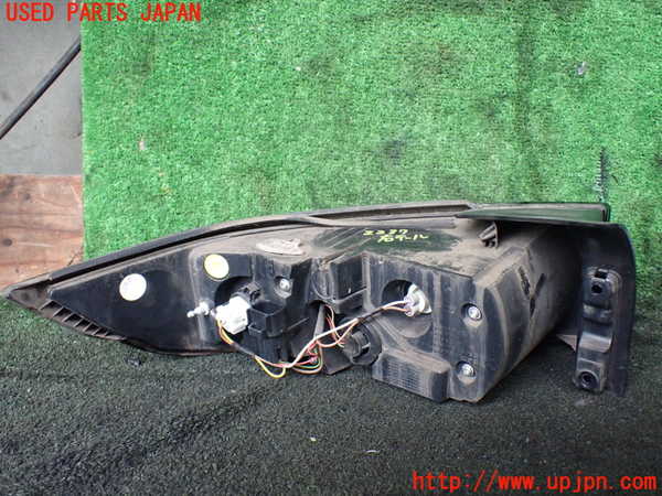 5UPJ-22371530]ランドローバー・レンジローバー イヴォーク(LV2A)右テールランプ 中古_m0003.jpg