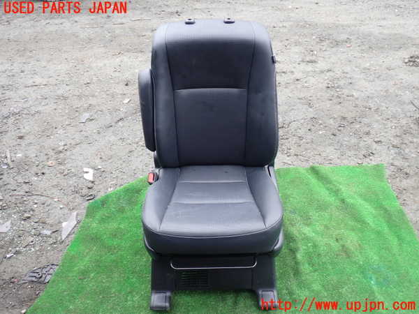 5UPJ-22387065]エスクァイアハイブリッド(ZWR80G)助手席シート 【ジャンク】_m0001.jpg