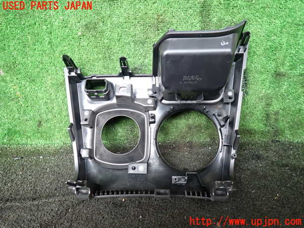 5UPJ-22387691]エスクァイアハイブリッド(ZWR80G)内装トリム類1 中古_m0002.jpg