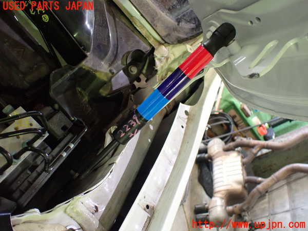 5UPJ-22391068]BMW M4 クーペ(3C30 F82)ボンネットダンパー 中古_m0002.jpg