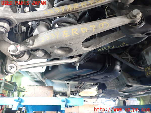 5UPJ-22395226]BMW M4 クーペ(3C30 F82)左リアロアアーム1 中古_m0001.jpg