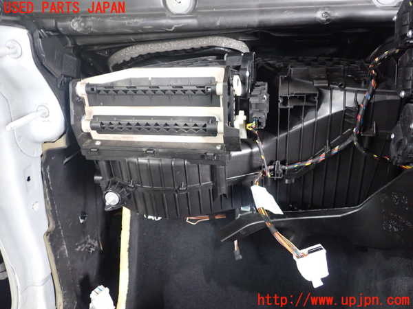 5UPJ-22396081]BMW M4 クーペ(3C30 F82)エバポレーター1 中古_m0003.jpg