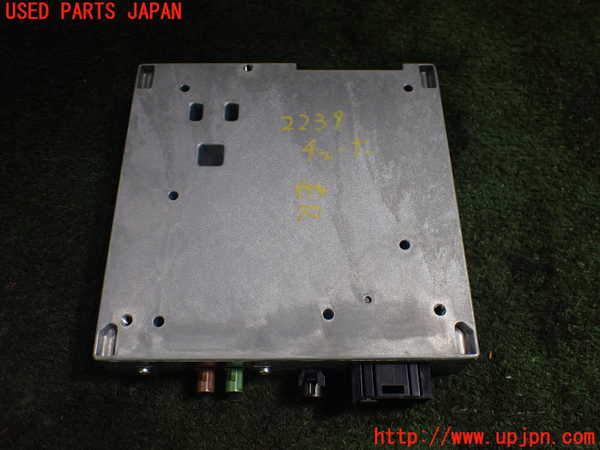 5UPJ-22396660]BMW M4 クーペ(3C30 F82)TVチューナー 中古_m0002.jpg