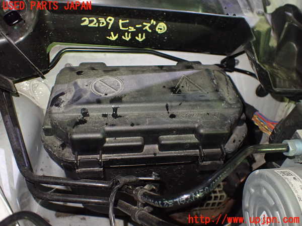 5UPJ-22396743]BMW M4 クーペ(3C30 F82)ヒューズボックス3 中古_m0001.jpg