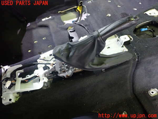 5UPJ-22397550]BMW M4 クーペ(3C30 F82)サイドブレーキレバー 中古_m0001.jpg