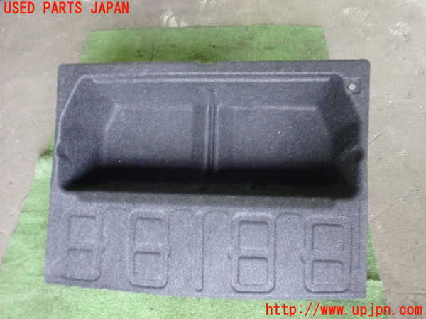 5UPJ-22397772]BMW M4 クーペ(3C30 F82)ラゲッジトレイ2 中古_m0001.jpg
