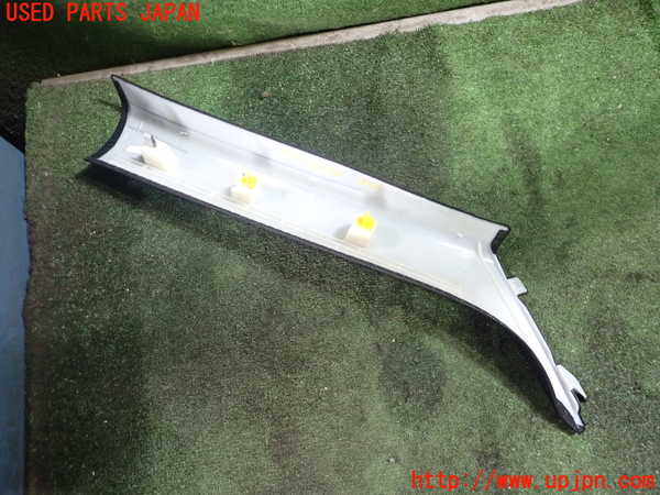 5UPJ-22397660]BMW M4 クーペ(3C30 F82)左フロントピラートリム 中古_m0002.jpg