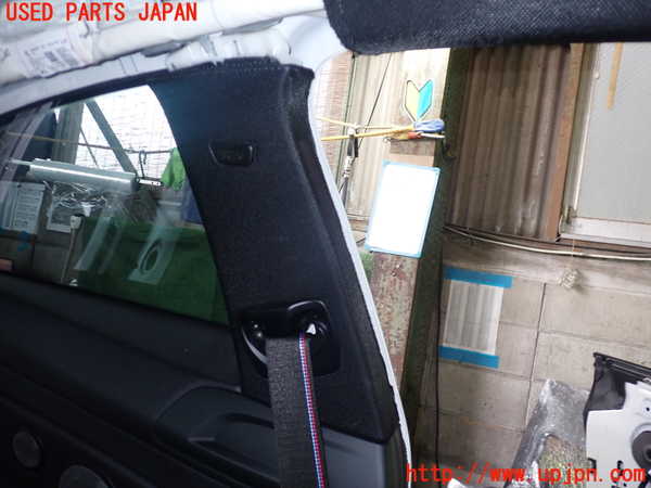 5UPJ-22397680]BMW M4 クーペ(3C30 F82)左リアピラートリム 中古_m0002.jpg