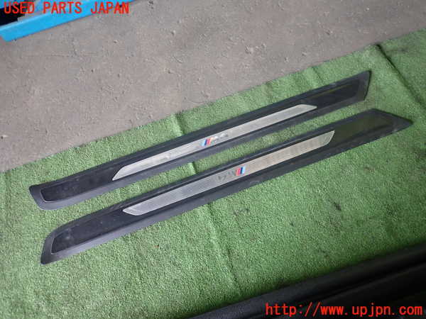 5UPJ-22397740]BMW M4 クーペ(3C30 F82)スカッフプレート 中古_m0002.jpg