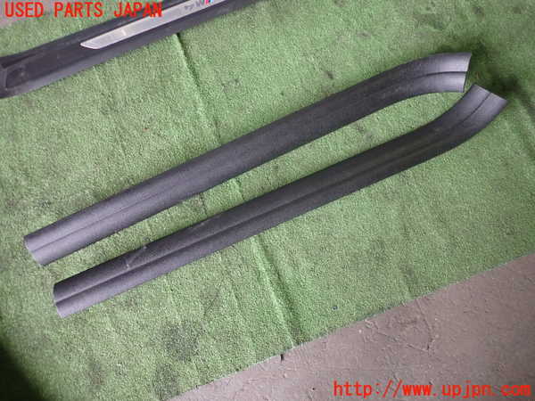 5UPJ-22397740]BMW M4 クーペ(3C30 F82)スカッフプレート 中古_m0003.jpg