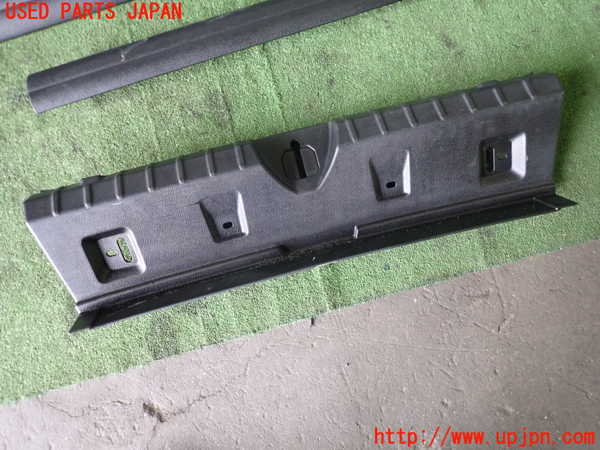 5UPJ-22397740]BMW M4 クーペ(3C30 F82)スカッフプレート 中古_m0004.jpg