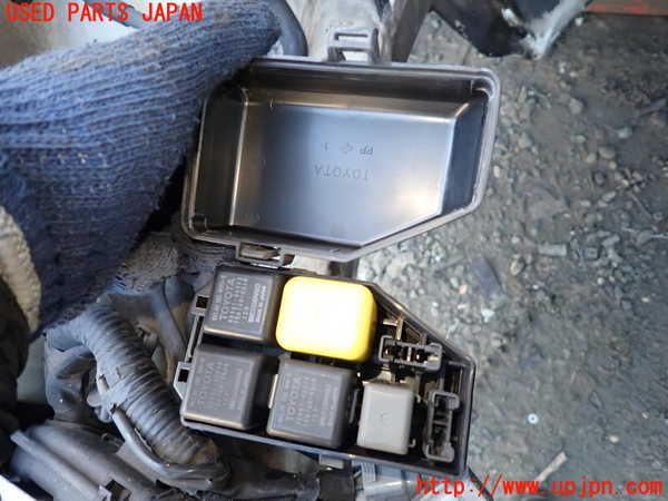 5UPJ-22406741]セリカ GT-FOUR(ST185)ヒューズボックス1 中古_m0002.jpg