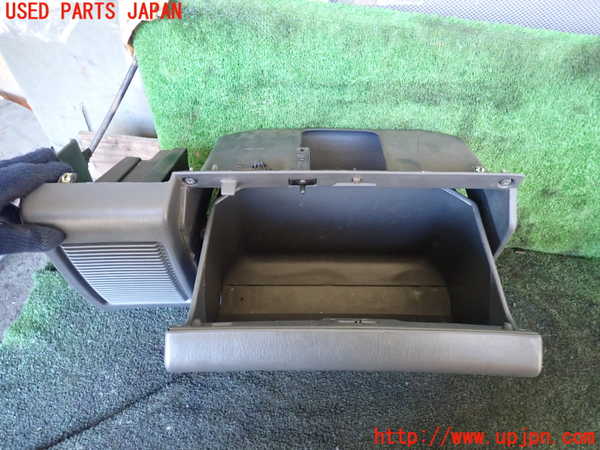 5UPJ-22407516]セリカ GT-FOUR(ST185)グローブボックス1 中古_m0002.jpg