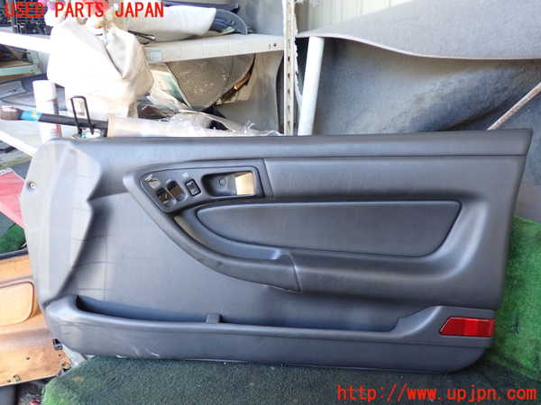 5UPJ-22401234]セリカ GT-FOUR(ST185)右ドア内張り 中古_m0001.jpg