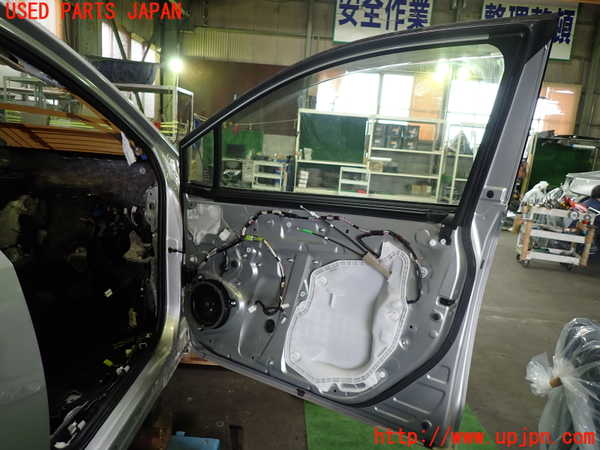 5UPJ-22411230]カローラ ハイブリッド(ZWE214)右前ドア AGC M2H4 【ジャンク】_m0005.jpg