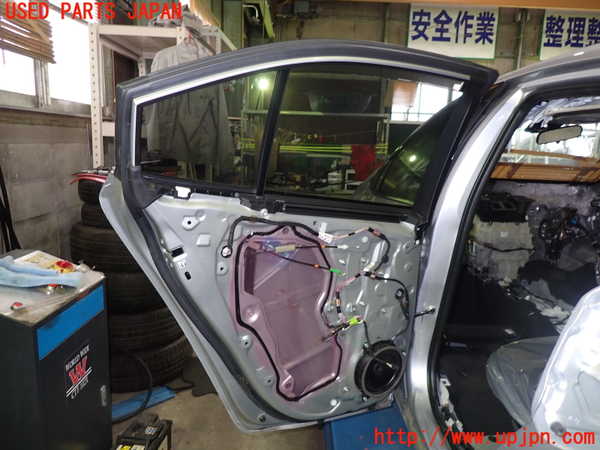 5UPJ-22411320]カローラ ハイブリッド(ZWE214)左後ドア NSG M31Q8 中古_m0004.jpg