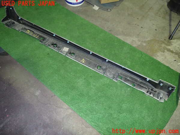 1UPJ-22411392]カローラ ハイブリッド(ZWE214)左サイドステップ 中古_m0005.jpg