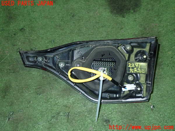 1UPJ-22411552]カローラ ハイブリッド(ZWE214)左リアフィニッシャー 中古_m0004.jpg