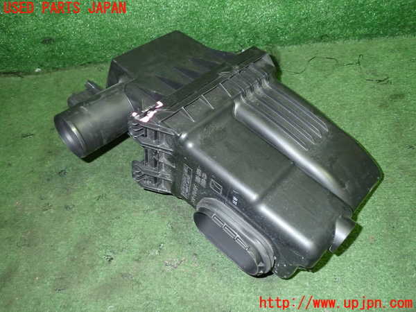 5UPJ-22412560]カローラ ハイブリッド(ZWE214)エアクリーナーボックス 中古_m0001.jpg