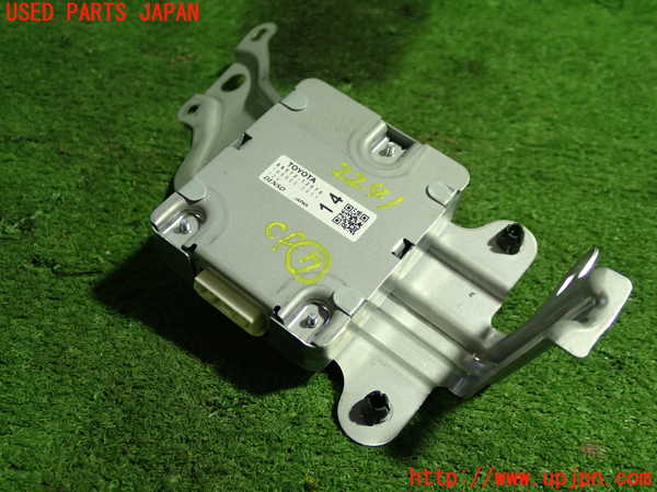 5UPJ-22416152]カローラ ハイブリッド(ZWE214)コンピューター7 (86572-12070) 中古_m0001.jpg
