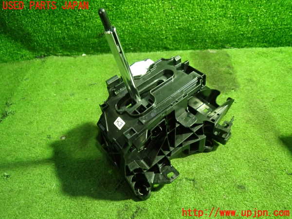 5UPJ-22417555]カローラ ハイブリッド(ZWE214)ATシフトレバー 中古_m0001.jpg