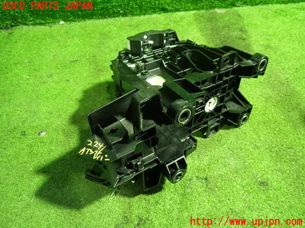 5UPJ-22417555]カローラ ハイブリッド(ZWE214)ATシフトレバー 中古_m0002.jpg
