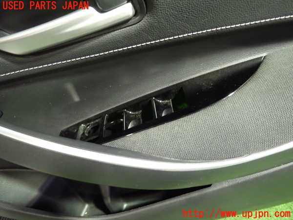 5UPJ-22411234]カローラ ハイブリッド(ZWE214)右前ドア内張り 中古_m0002.jpg