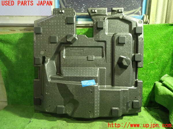 5UPJ-22417773]カローラ ハイブリッド(ZWE214)ラゲッジトレイ3 中古_m0002.jpg