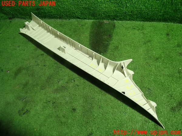 5UPJ-22417660]カローラ ハイブリッド(ZWE214)左フロントピラートリム 中古_m0002.jpg