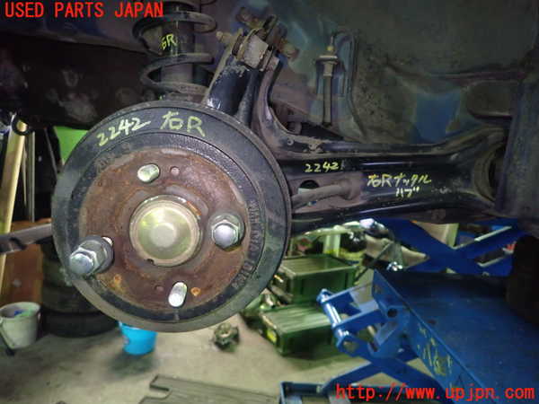1UPJ-22424300]シビック(EK2)右リアナックルハブ 中古_m0001.jpg