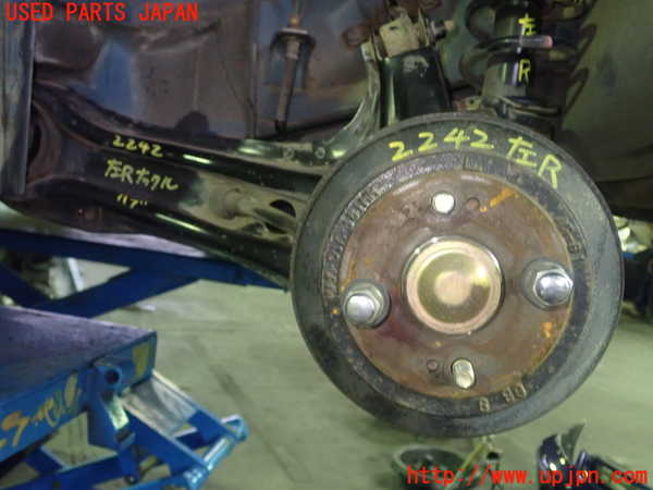1UPJ-22424305]シビック(EK2)左リアナックルハブ 中古_m0001.jpg