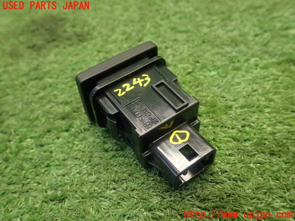 5UPJ-22436306]スイフトスポーツ(ZC33S)スイッチ1(VSC OFF) 中古_m0002.jpg