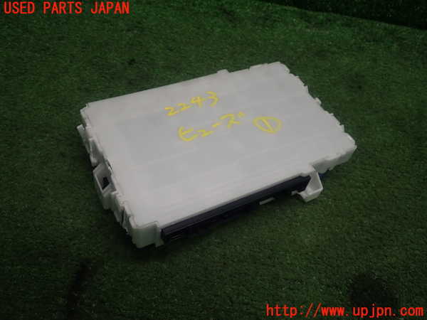 5UPJ-22436741]スイフトスポーツ(ZC33S)ヒューズボックス1 中古_m0002.jpg