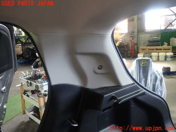 5UPJ-22437675]スイフトスポーツ(ZC33S)右リアピラートリム 中古_m0002.jpg
