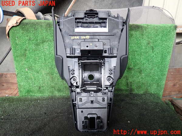 5UPJ-22446306]ポルシェ・カイエン(92ACEY)スイッチ1 (ハザード 集中) 中古_m0002.jpg