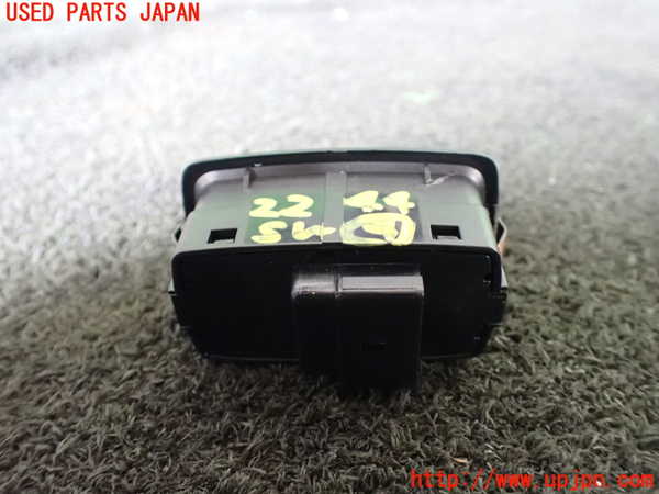 1UPJ-22446309]ポルシェ・カイエン(92ACEY)スイッチ4 (バックドアオープナー) 中古_m0002.jpg