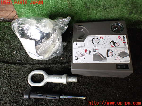 5UPJ-22447805]ポルシェ・カイエン(92ACEY)車載工具 中古_m0001.jpg