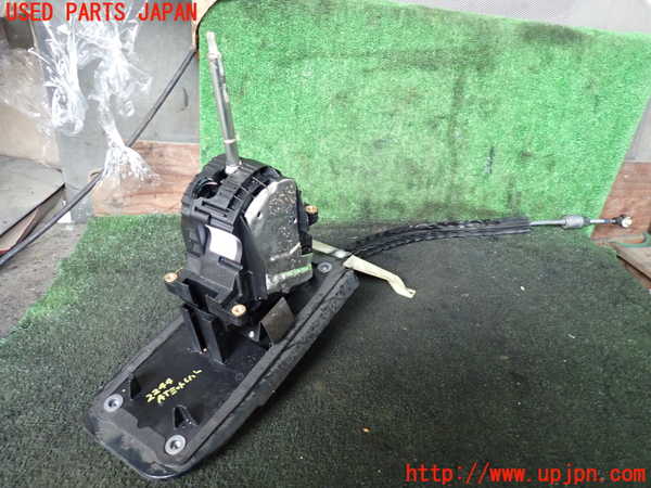 5UPJ-22447555]ポルシェ・カイエン(92ACEY)ATシフトレバー 中古_m0001.jpg