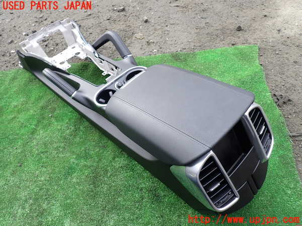 5UPJ-22447540]ポルシェ・カイエン(92ACEY)センターコンソール 中古_m0004.jpg