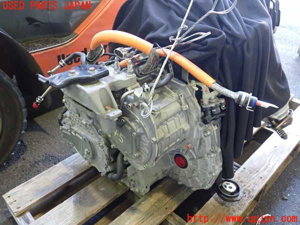 2UPJ-22453010]アウトランダーPHEV(GG2W)ミッション AT 不明 4WD 中古_m0001.jpg