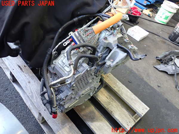 2UPJ-22453010]アウトランダーPHEV(GG2W)ミッション AT 不明 4WD 中古_m0002.jpg