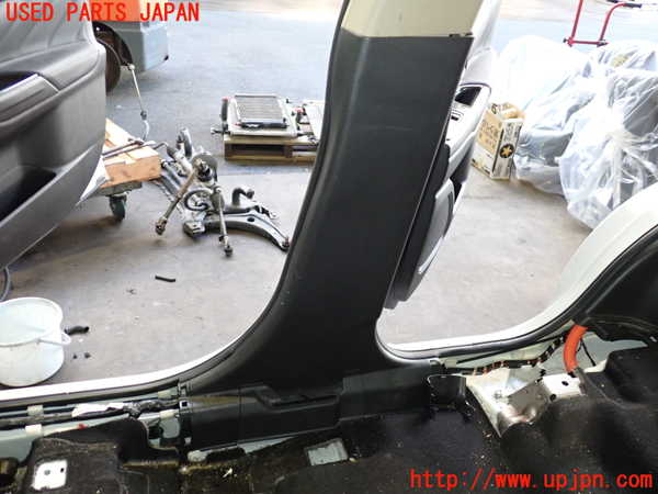 2UPJ-22457665]アウトランダーPHEV(GG2W)右センターピラートリム 中古_m0003.jpg