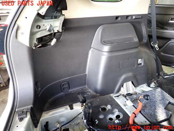 2UPJ-22457680]アウトランダーPHEV(GG2W)左リアピラートリム 中古_m0003.jpg