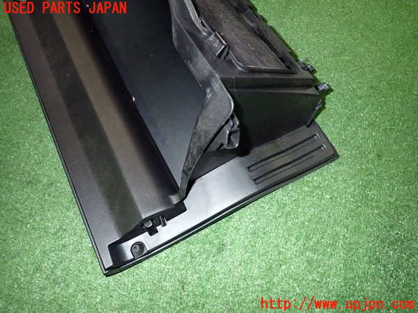 2UPJ-22477517]プリウスα(ZVW41W)グローブボックス2 中古_m0003.jpg