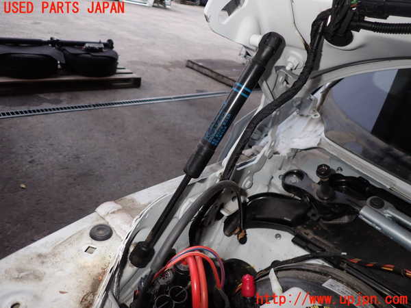 2UPJ-22481068]BMW 118i(1R15)(F20)ボンネットダンパー 中古_m0001.jpg