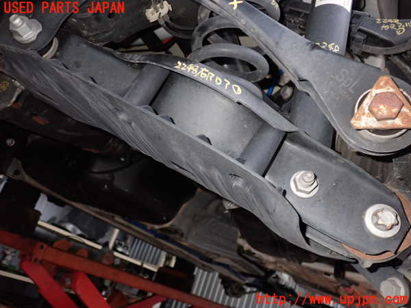 2UPJ-22485200]BMW 118i(1R15)(F20)右リアロアアーム1 中古_m0001.jpg