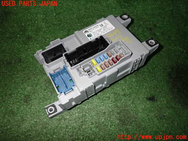 5UPJ-22496741]アバルト・595(31214T)ヒューズボックス1 中古_m0001.jpg